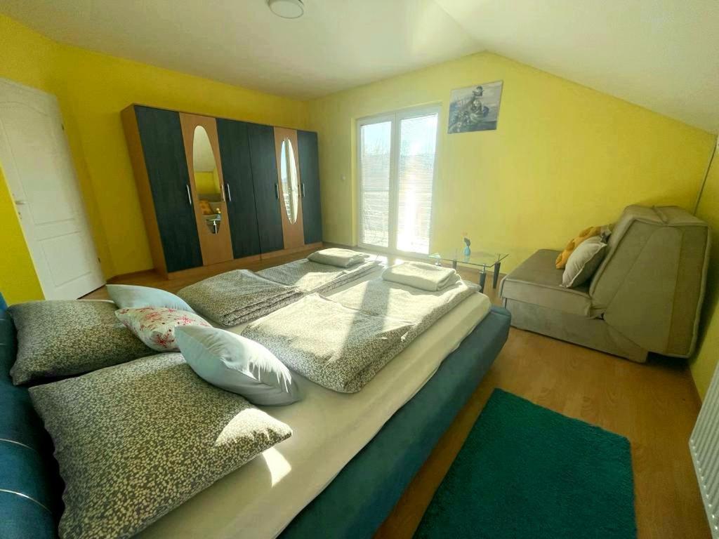 Villa 2 Etagen Mit Grossen Garten Modrica Екстериор снимка